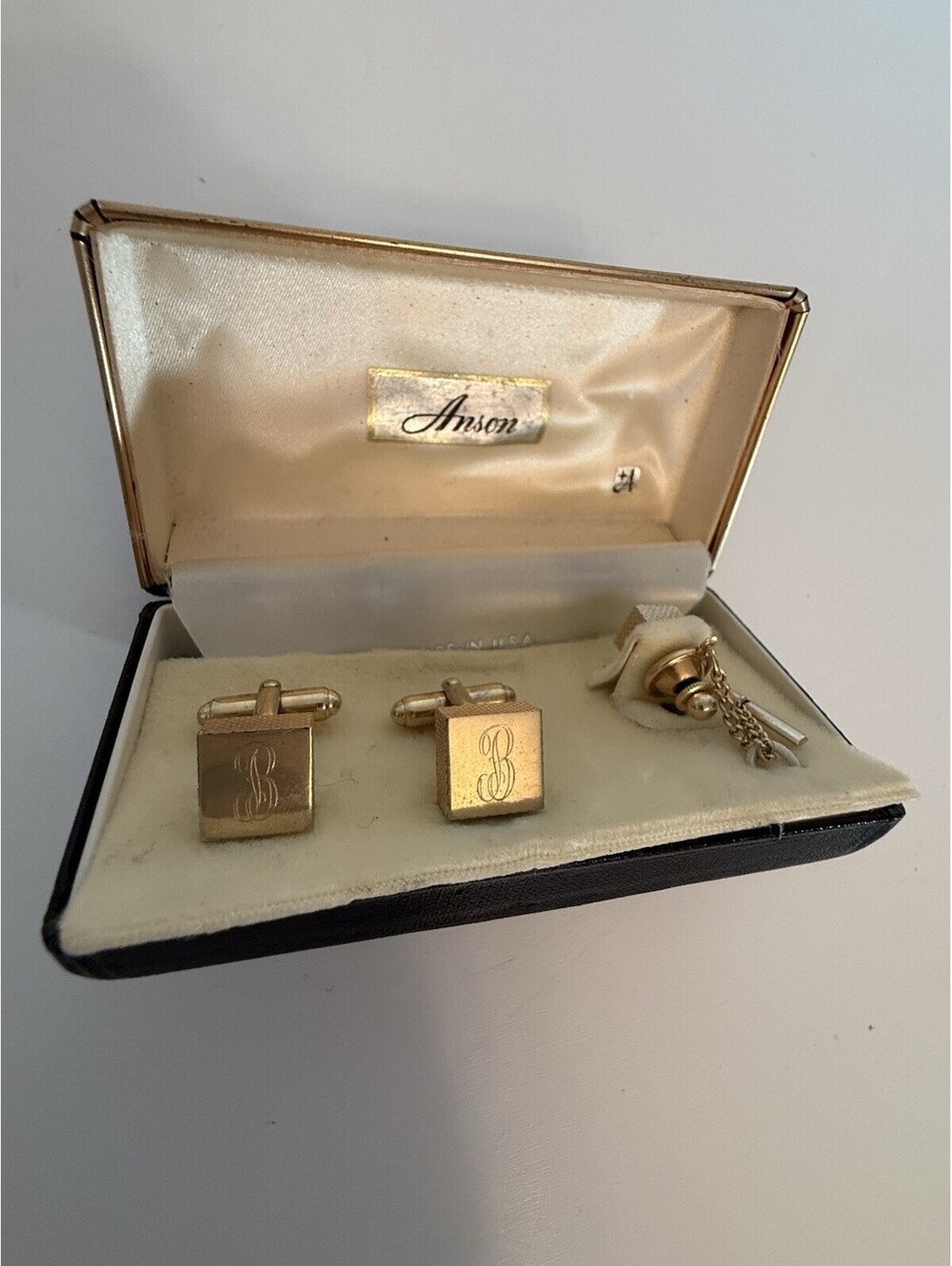 VINTAGE Anson Cuff links & Tie Tack Gold Tone Monogrammed With “B” EUC Made USA